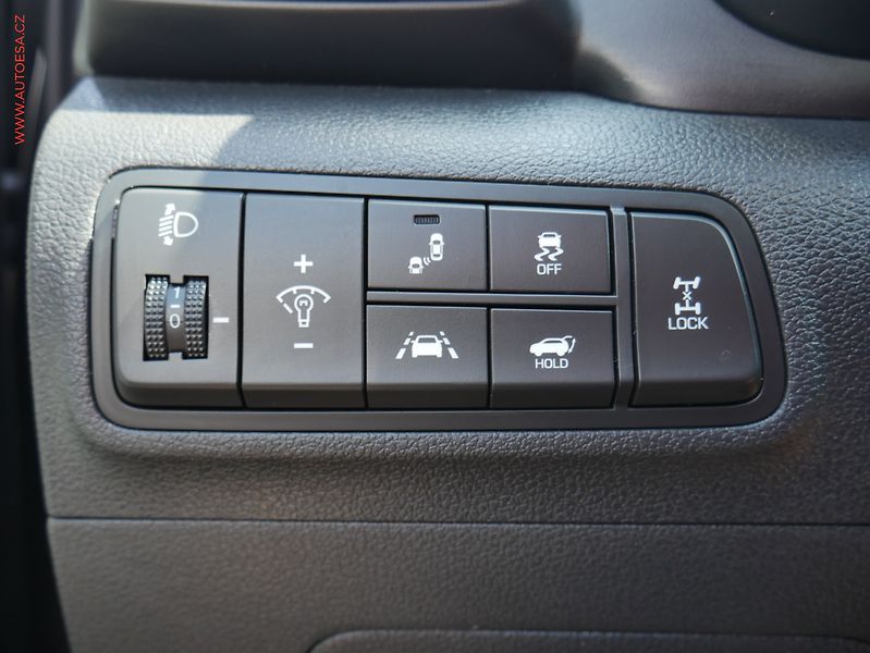 Hyundai Tucson (2018) 1.6 T-GDi 4x4, 1.maj,ČR, AT - fotka 14 z 20