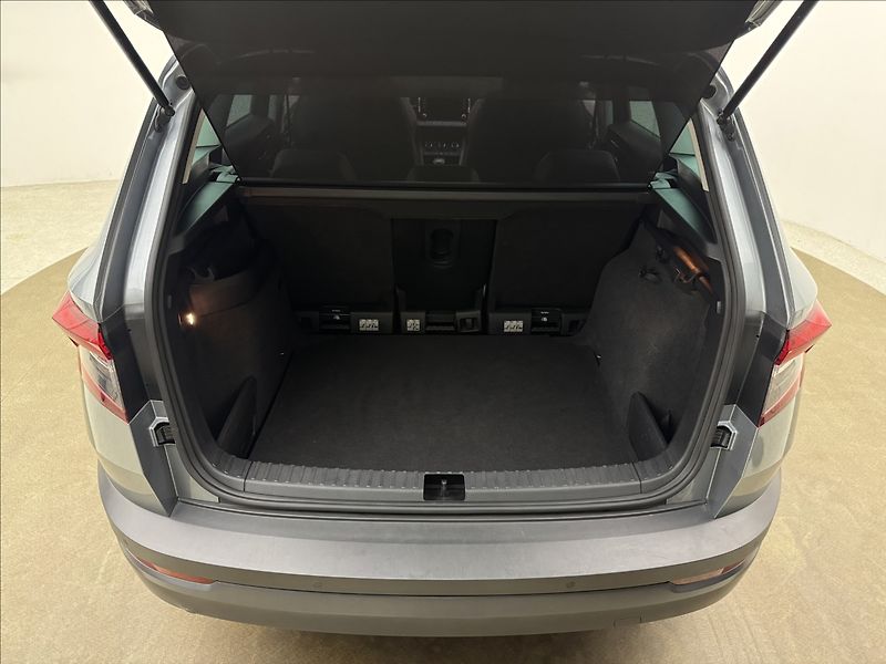 Škoda Karoq 1,6 DSG ACC STYLE+ NAVI KAMERA - fotka 39 z 39
