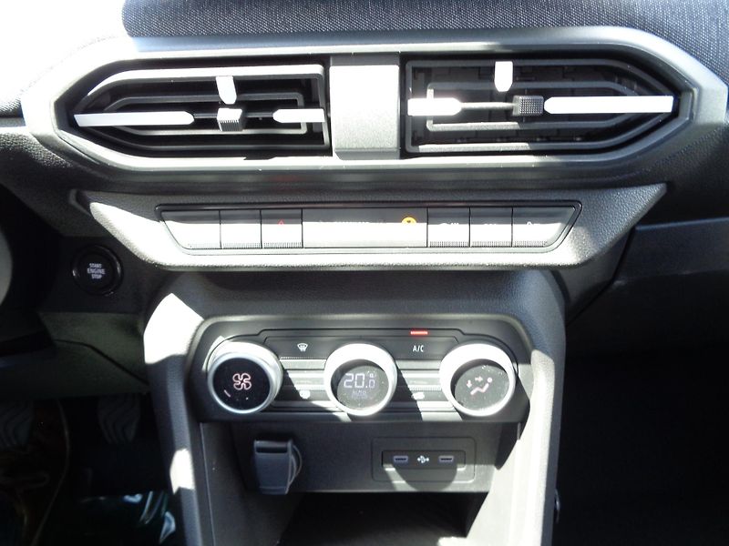 Dacia Jogger (2026) Expression TCe 110 5 míst - fotka 14 z 18