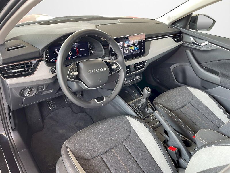 Škoda Kamiq (2025) 1.5 TSI 110kW Top Selection - fotka 5 z 34