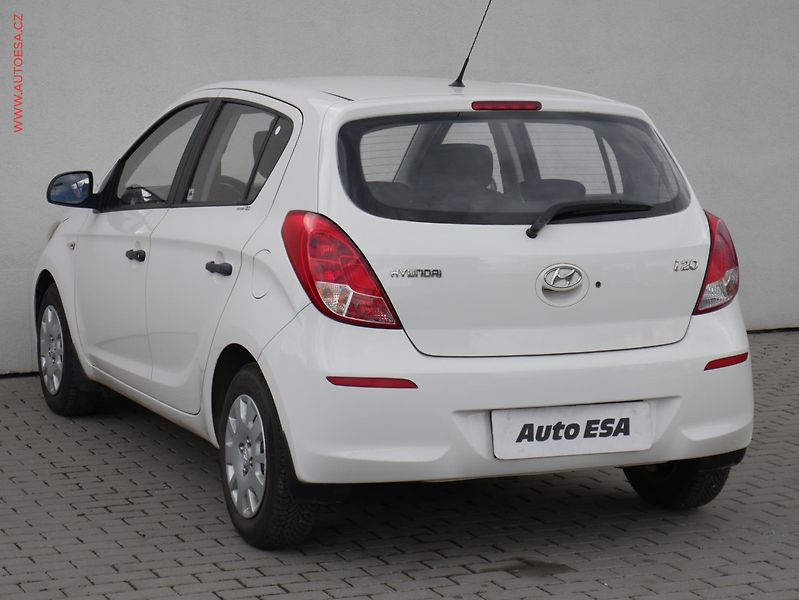 Hyundai i20 (2013) 1.2i, ČR, AC, zmk.řazení - fotka 6 z 14