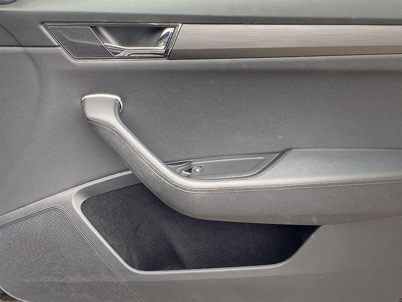 Škoda Superb (2021) Combi 1.5 TSI ACT DSG Style+ - fotka 28 z 36
