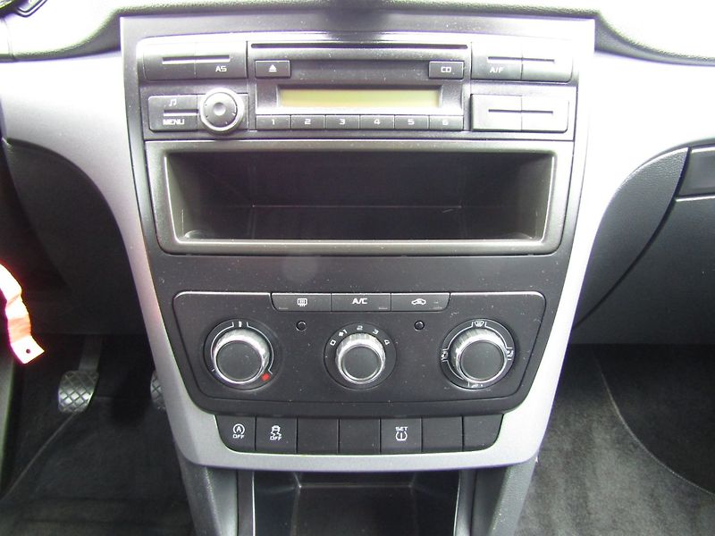 Škoda Yeti (2015) 1.2 TSI 81kW  BEZ KOROZE - fotka 21 z 25