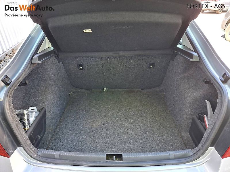 Škoda Rapid (2013) 1.4 TSI,DSG,90kW,Elegance - fotka 22 z 25