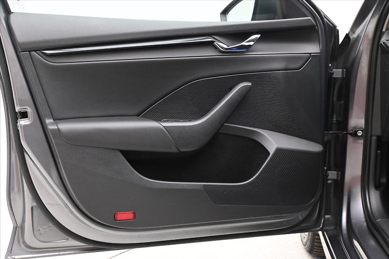 Škoda Octavia 2,0 TDI 110kW DSG NAVIGACE Zár - fotka 24 z 30