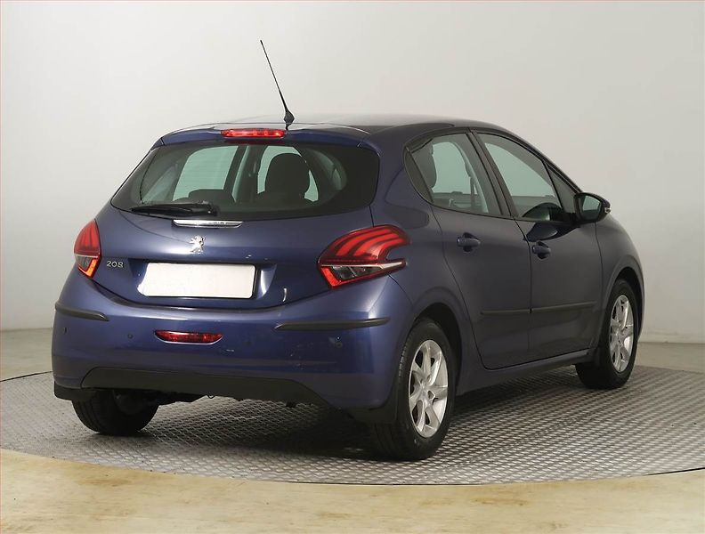 Peugeot 208 (2016) 1.2 PureTech, ČR,1.maj - fotka 5 z 18