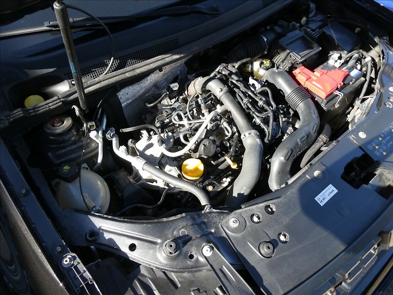 Dacia Duster 1,3 TCe 110kW 1.maj.,serviska, - fotka 40 z 48