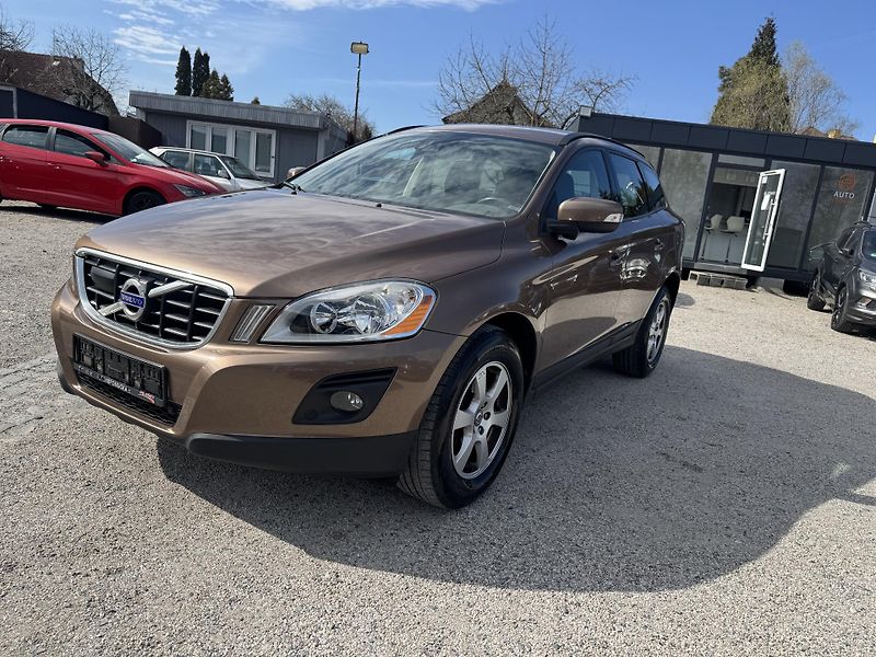 Volvo XC60 (2010) 2.4D5 151KW 1.Majitel AWD  - fotka 4 z 40