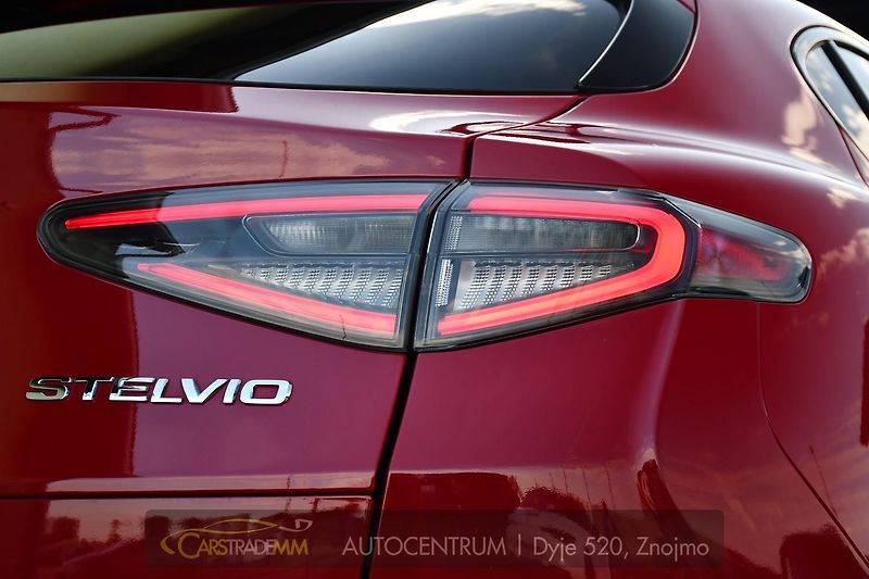 Alfa Romeo Stelvio 2.9V6 Bi-T.382 kW QUADRIFOGLIO - fotka 56 z 56