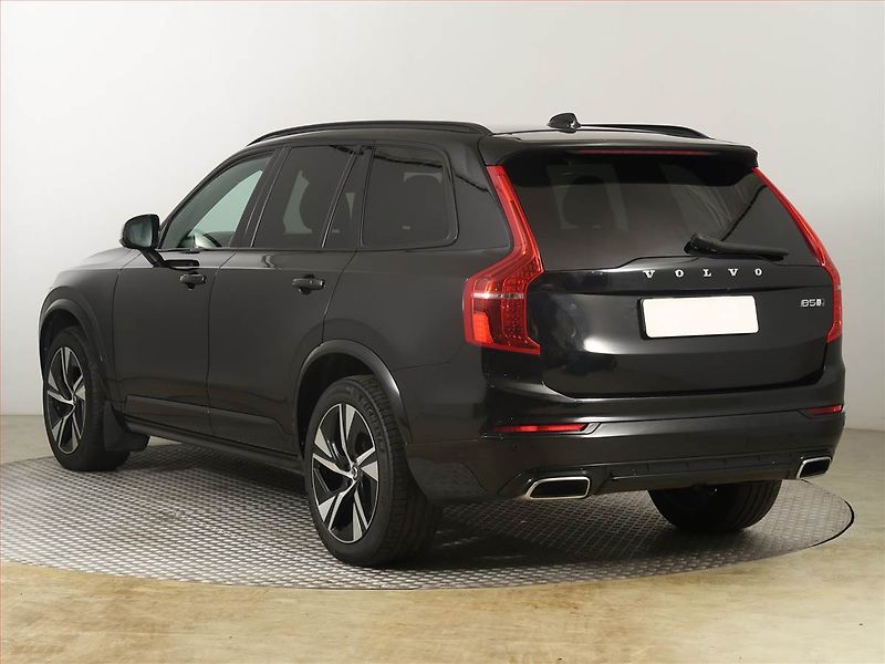Volvo XC90 (2019) D5 AWD - fotka 4 z 31