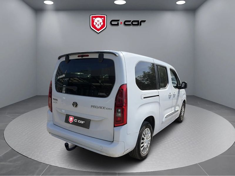 Toyota ProAce City Verso 1.2T 110k L2 Shuttle - fotka 2 z 4