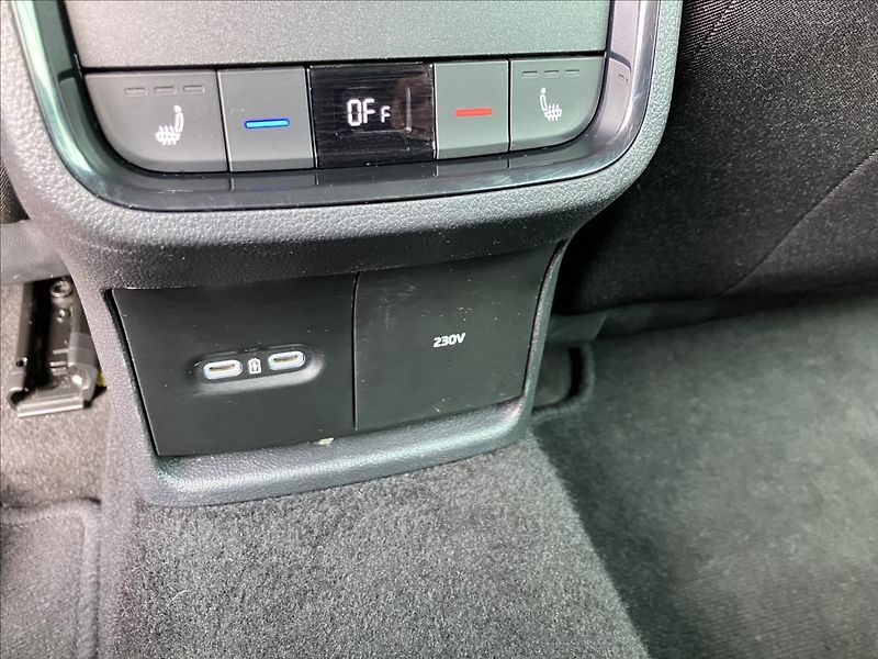 Škoda Octavia 2,0 WEBASTO,TAŽNÉ,MATRIX-BEAM - fotka 13 z 30