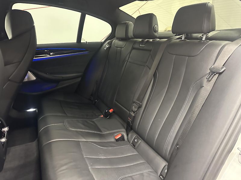 BMW M5 (2022) M5*B&W*HUD*LASER*CARBON*VENTIL - fotka 11 z 19