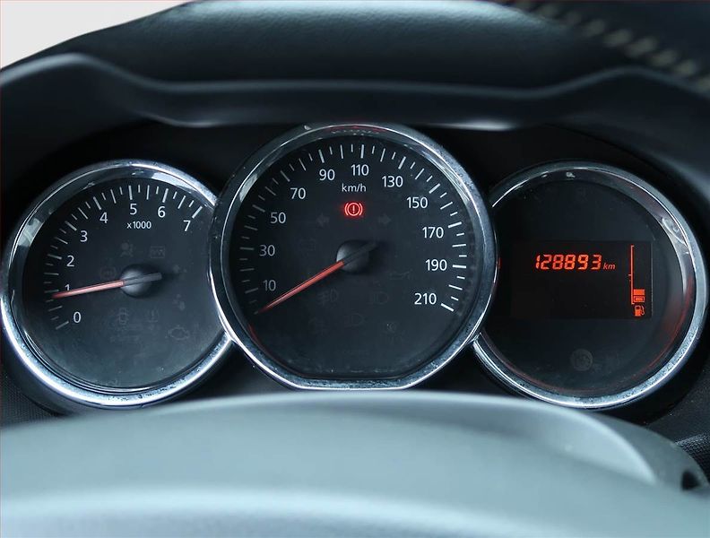 Dacia Duster (2015) 1.5 dCi - fotka 11 z 15