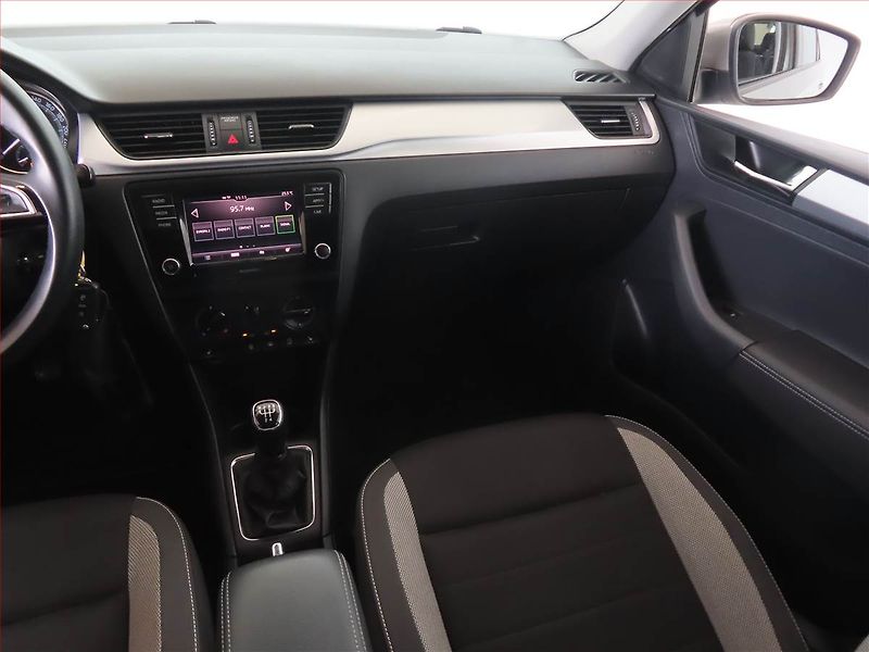 Škoda Rapid (2018) Ambition 1.0 TSI - fotka 8 z 17