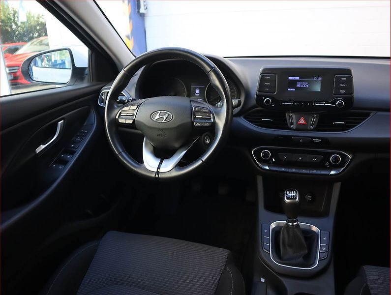 Hyundai i30 (2020) Comfort 1.5 DPI, Serv.kniha - fotka 7 z 18