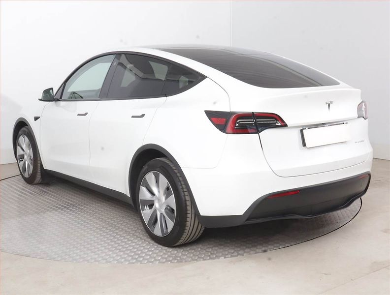 Tesla Model Y (2023) Long Range AWD 79kWh, SoH 90% - fotka 4 z 21