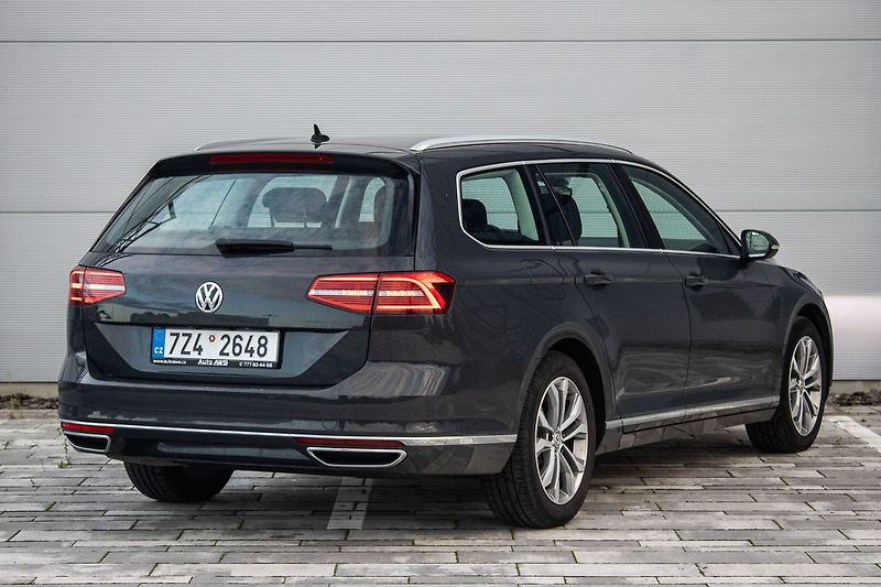 Volkswagen Passat - fotka 5 z 22