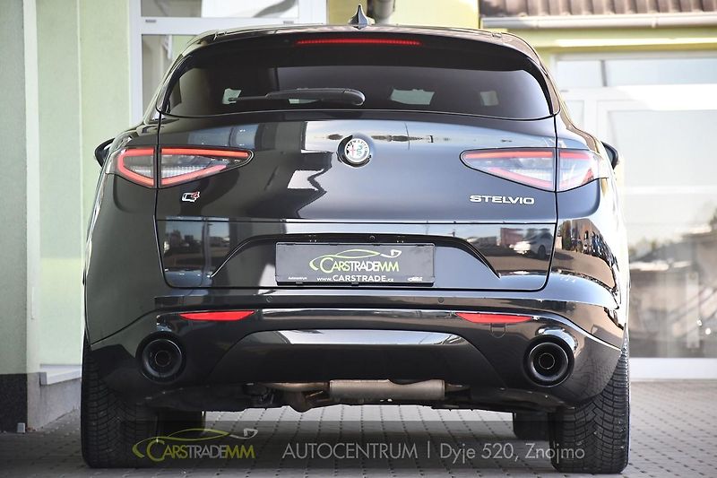 Alfa Romeo Stelvio 2,2 D 16V 210k Veloce AT8-Q4 - fotka 4 z 55