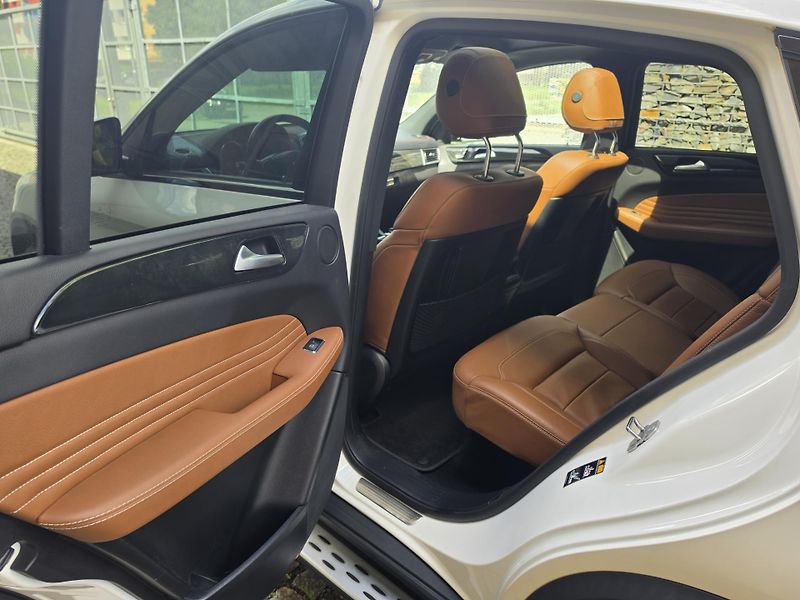 Mercedes-Benz GLE 350CDI 4-MATIC AMG  - fotka 9 z 18