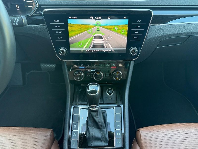 Škoda Superb (2023) L&K 2.0TDI 147kW DSG 4x4 TAŽNÉ - fotka 10 z 11