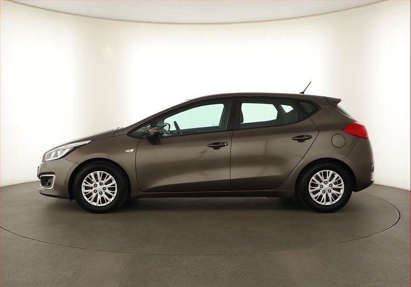 Kia Ceed (2017) 1.4 CVVT, Tempomat - fotka 3 z 11