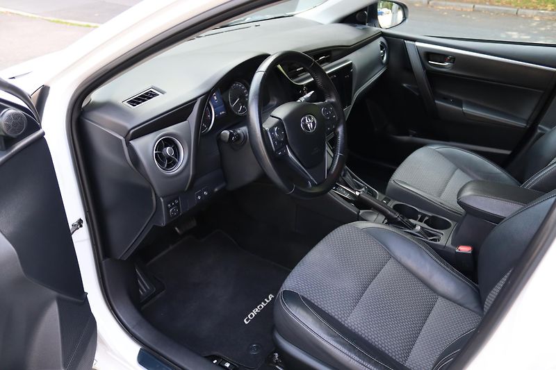 Toyota Corolla (2018) Toyota Corolla Sedan 1.6 - fotka 26 z 60