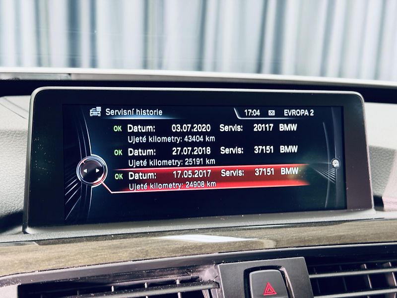 BMW Řada 3 (2015) 335d*X-drive*M-packet*CZ* - fotka 24 z 32