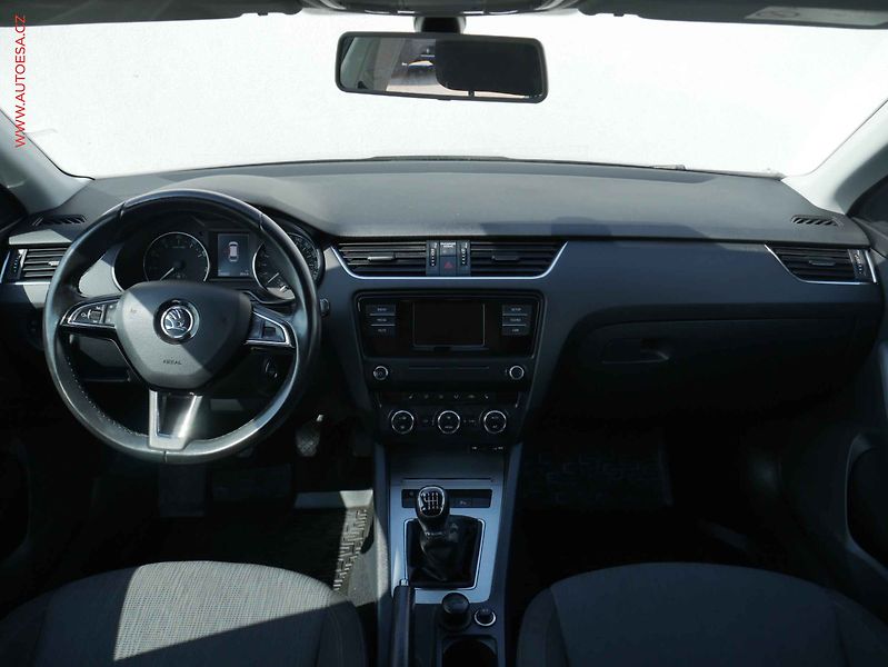 Škoda Octavia (2017) 1.4 TSi, ČR, Style - fotka 8 z 19