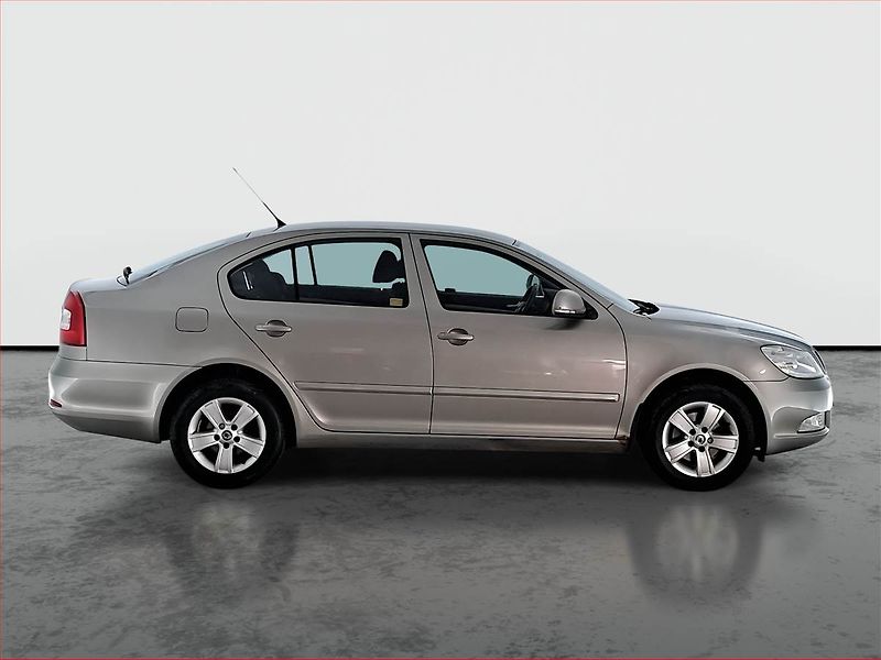 Škoda Octavia (2009) Ambiente 1.4 TSI, Tempomat - fotka 6 z 16