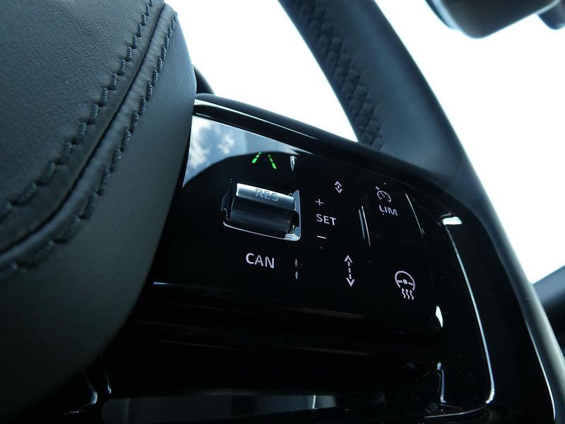 Land Rover Range Rover Velar (2026) 2,0 S D200 - fotka 19 z 35