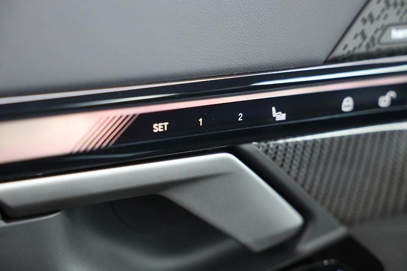 BMW Řada 5 540d xDrive Touring - fotka 13 z 18