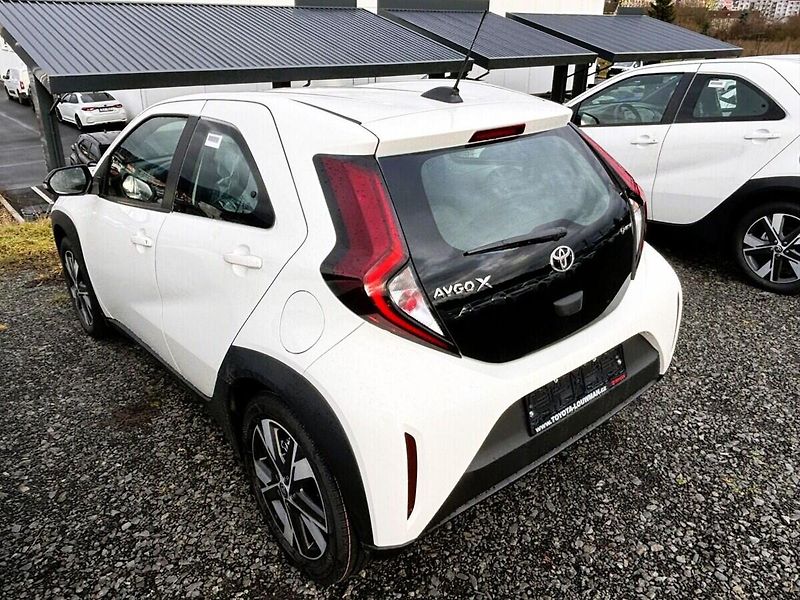 Toyota Aygo 1,5 Hybrid 115 Comfort - fotka 5 z 8