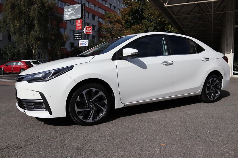 Toyota Corolla (2018) Toyota Corolla Sedan 1.6 - fotka 21 z 60