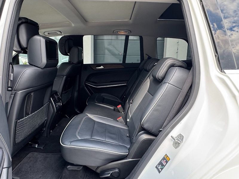 Mercedes-Benz GL (2014) 500 4MATIC - fotka 11 z 42