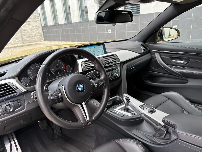 BMW M4 F82 LCI, 317 kW,34991km - fotka 29 z 56