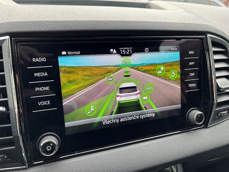 Škoda Karoq 2,0 TDI 110 kW TOP SELECTION D - fotka 17 z 30
