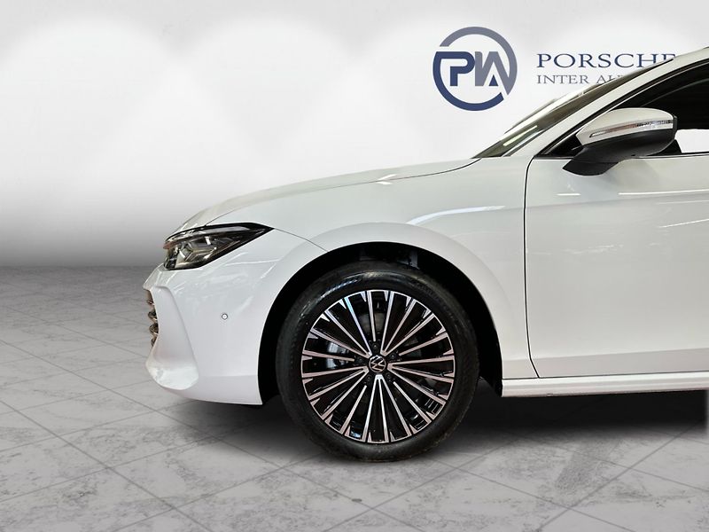 Volkswagen Passat Elegance 2,0 TDI 110 kW - fotka 9 z 25