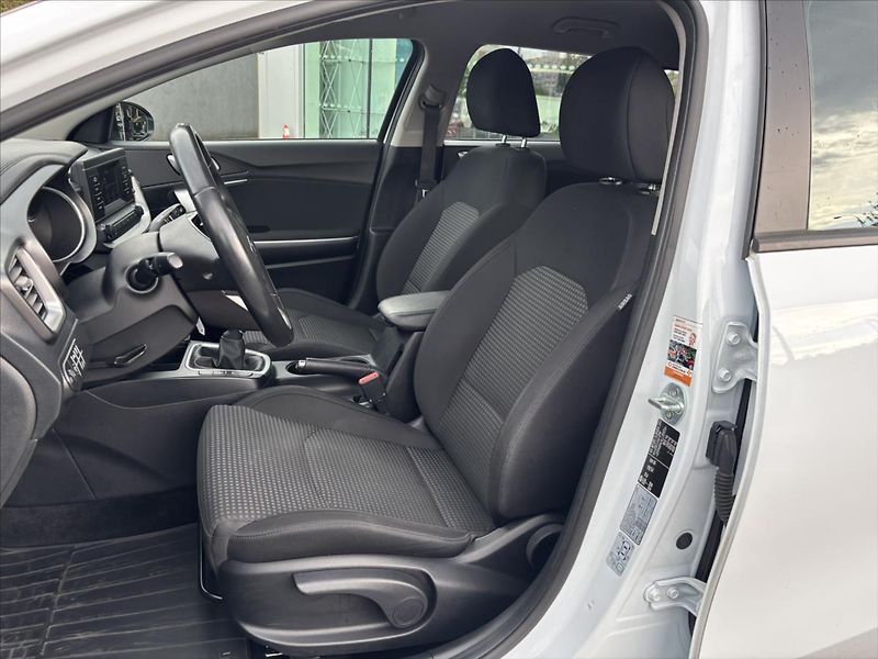 Kia Ceed 1,4 TGDi 103kW Fresh ZÁRUKA - fotka 10 z 33