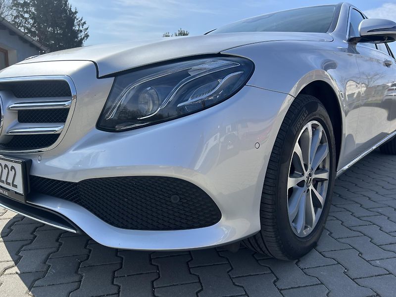 Mercedes-Benz Třídy E E 350d 190kW nové v ČR 58639km - fotka 23 z 61