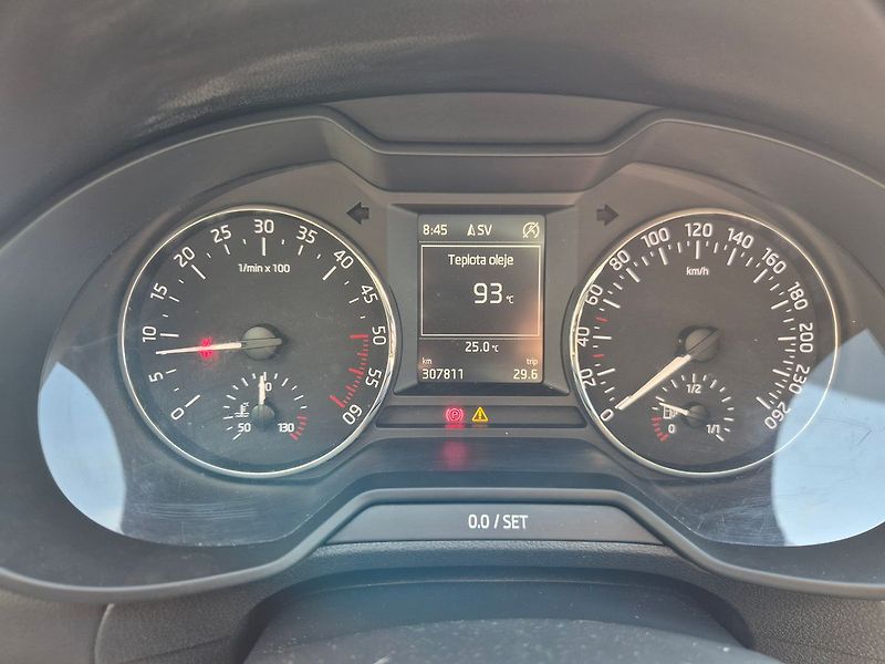 Škoda Octavia (2013) 1.6TDi 77kW , pěkná, bez koroz - fotka 13 z 24