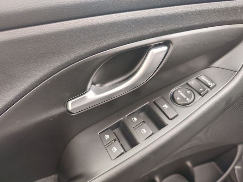 Hyundai i30 1.0 T-GDI/88kW Comfort - fotka 25 z 27