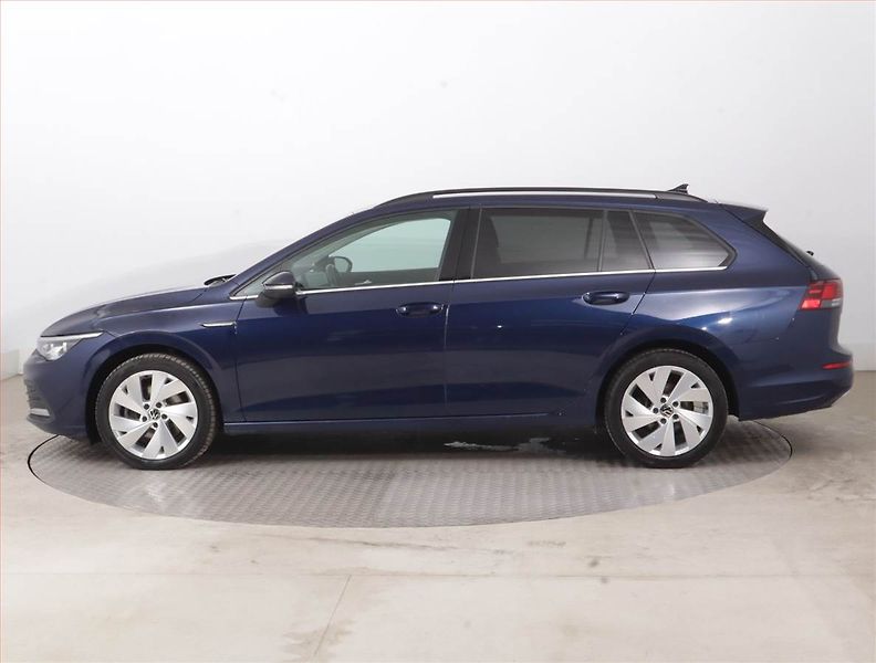 Volkswagen Golf (2022) Style 2.0 TDI, Automat - fotka 3 z 17
