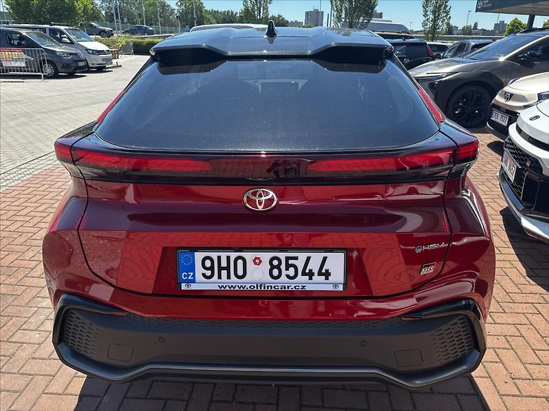 Toyota C-HR 1,8 GR Sport - fotka 4 z 14