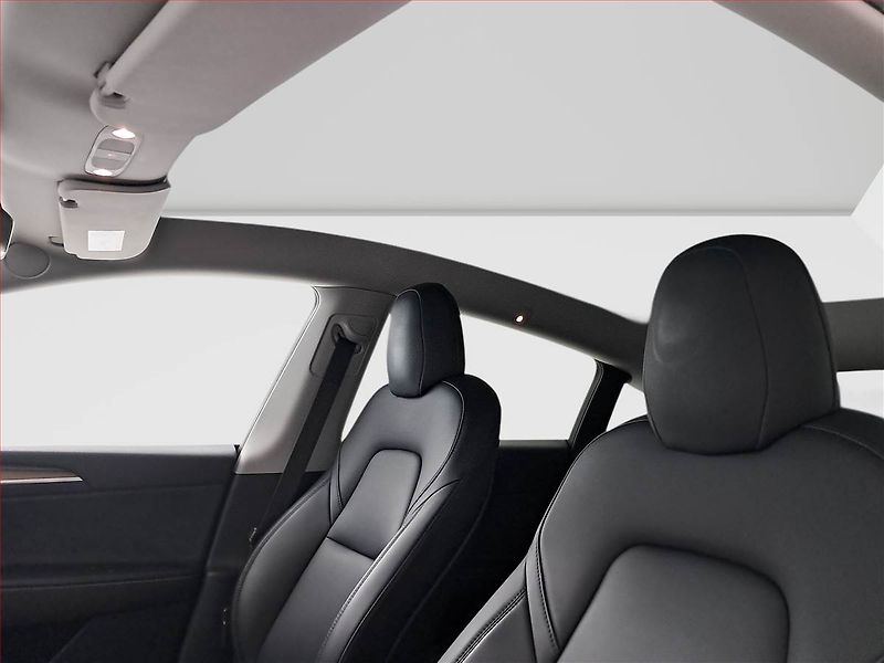 Tesla Model Y (2022) Long Range AWD 79kWh, SoH 92% - fotka 18 z 21
