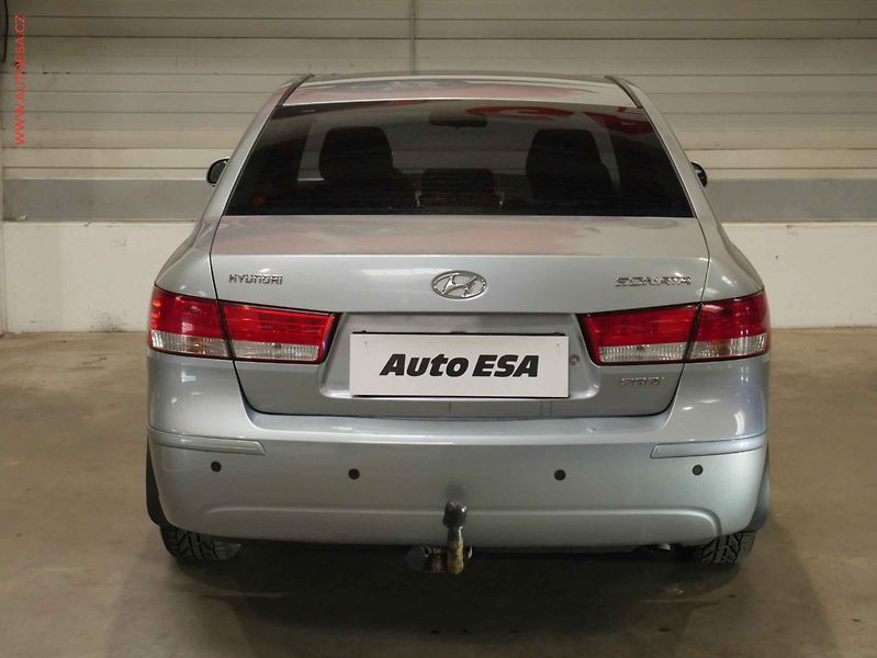 Hyundai Sonata (2010) 2.0 CRDi, ČR, AC, TZ, tempo - fotka 5 z 16