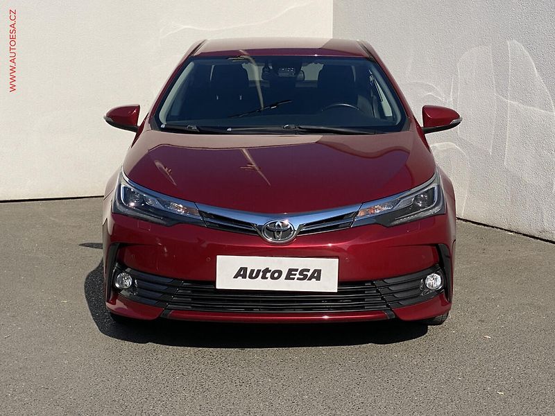 Toyota Corolla (2016) 1.6i, ČR, Xenon, AC - fotka 2 z 17