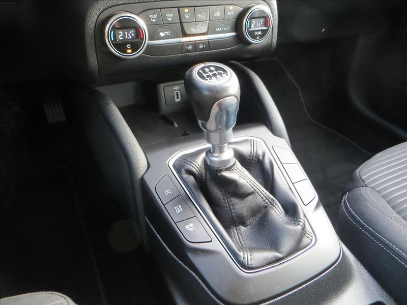 Ford Focus 1,0 EcoBoost 114kW Titanium ČR - fotka 13 z 25