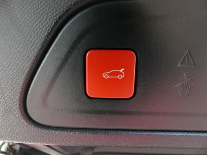 Citroën C5 Aircross (2021) 1,6 PureTech 180 SHINE - fotka 11 z 22