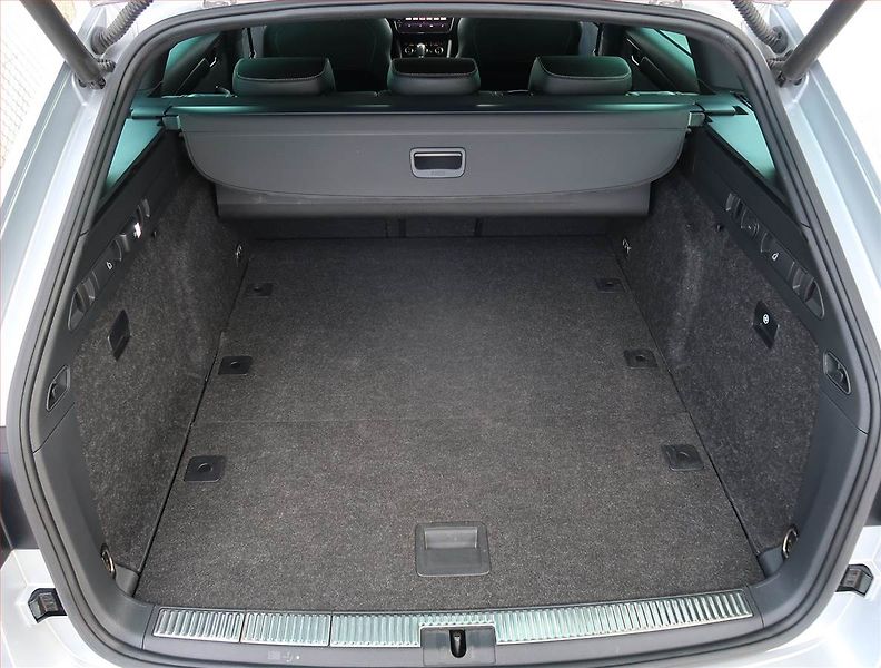 Škoda Superb (2019) Sportline 2.0 TDI - fotka 14 z 25